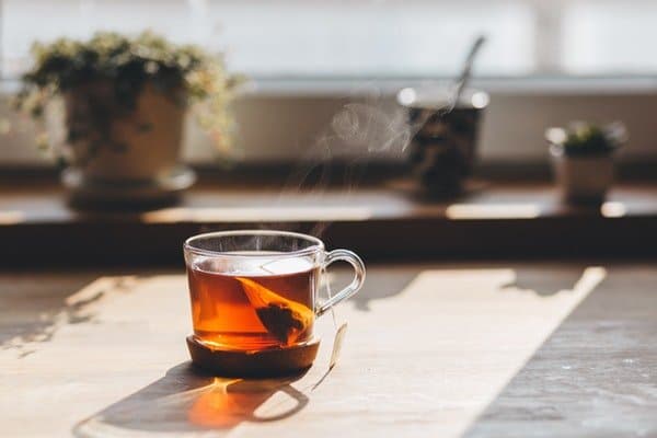 exercitiu mindfulness - cana cu ceai